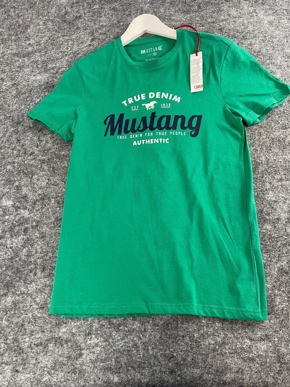 Ford Mustang Shirt Mens Small Green Tee Short Sleeve Car Logo Cotton n328